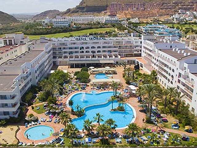 Hotel Oasis Tropical