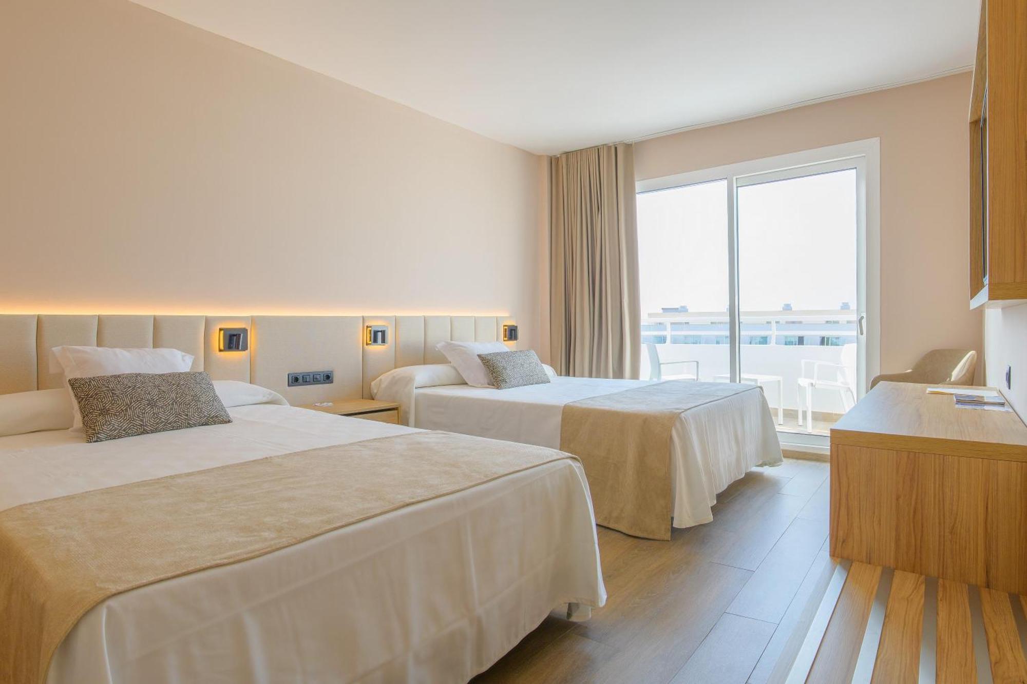 Oasis Tropical Hotel 4*