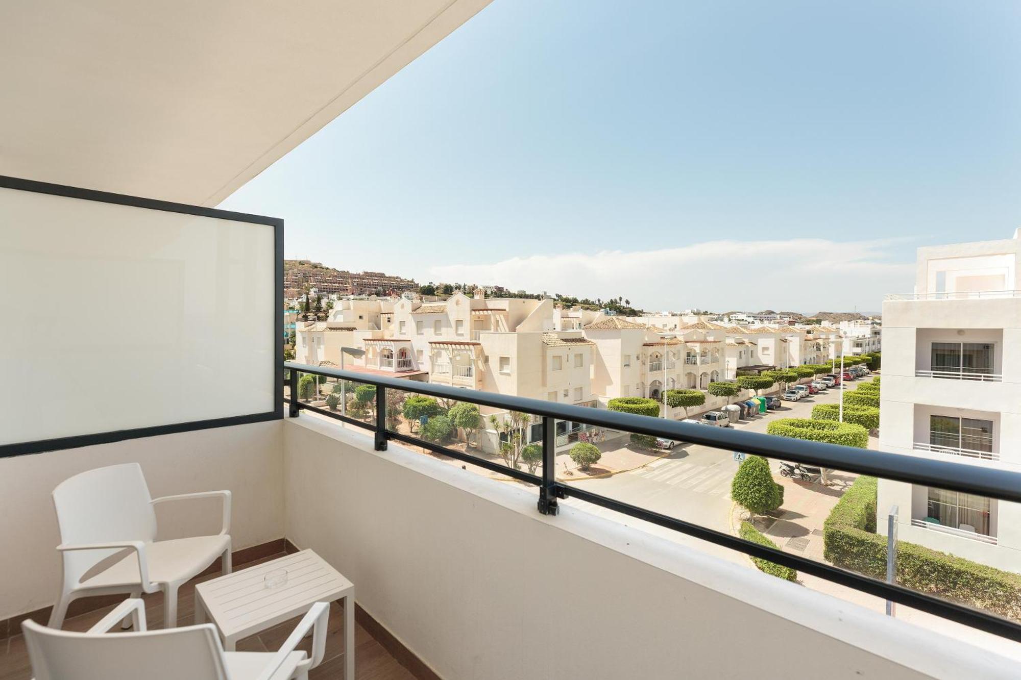 Hotel Oasis Tropical 4*