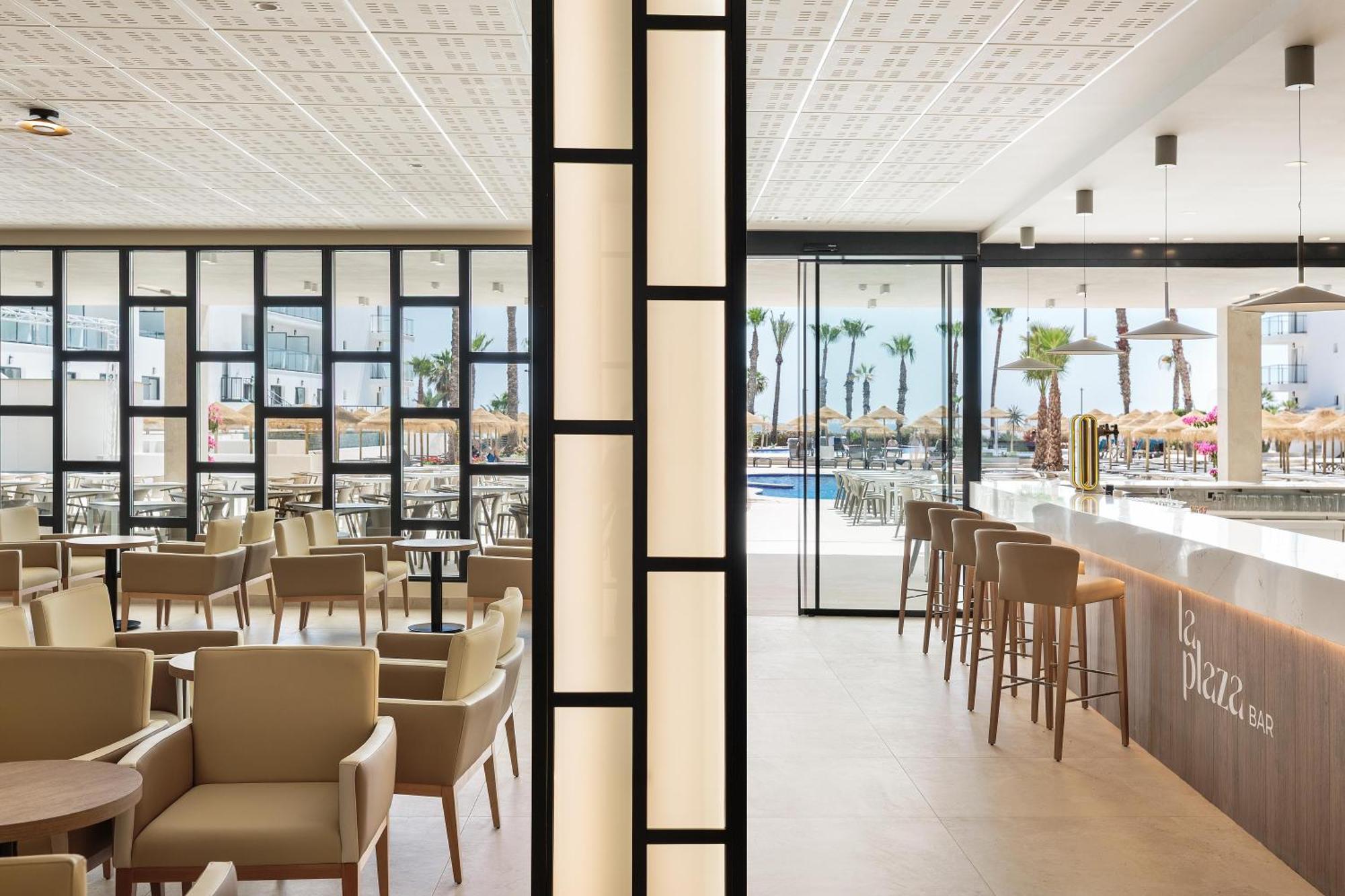 Oasis Tropical Hotel 4*