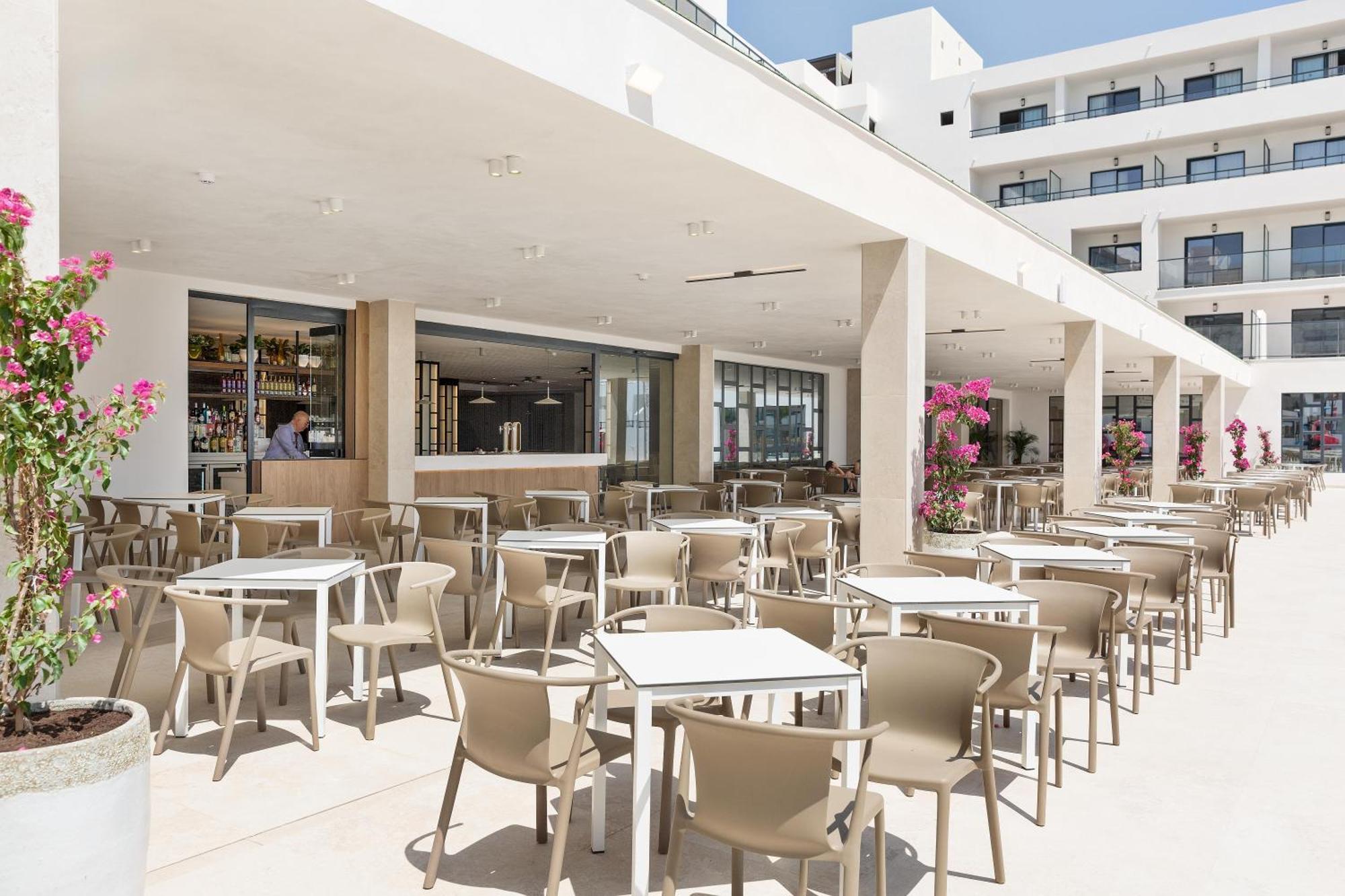 Oasis Tropical 4*