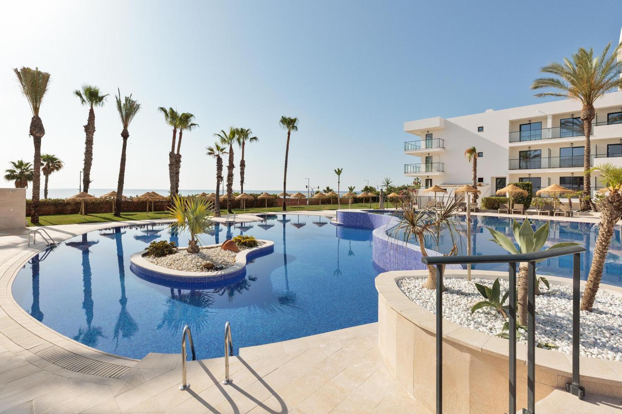 Oasis Tropical Hotel