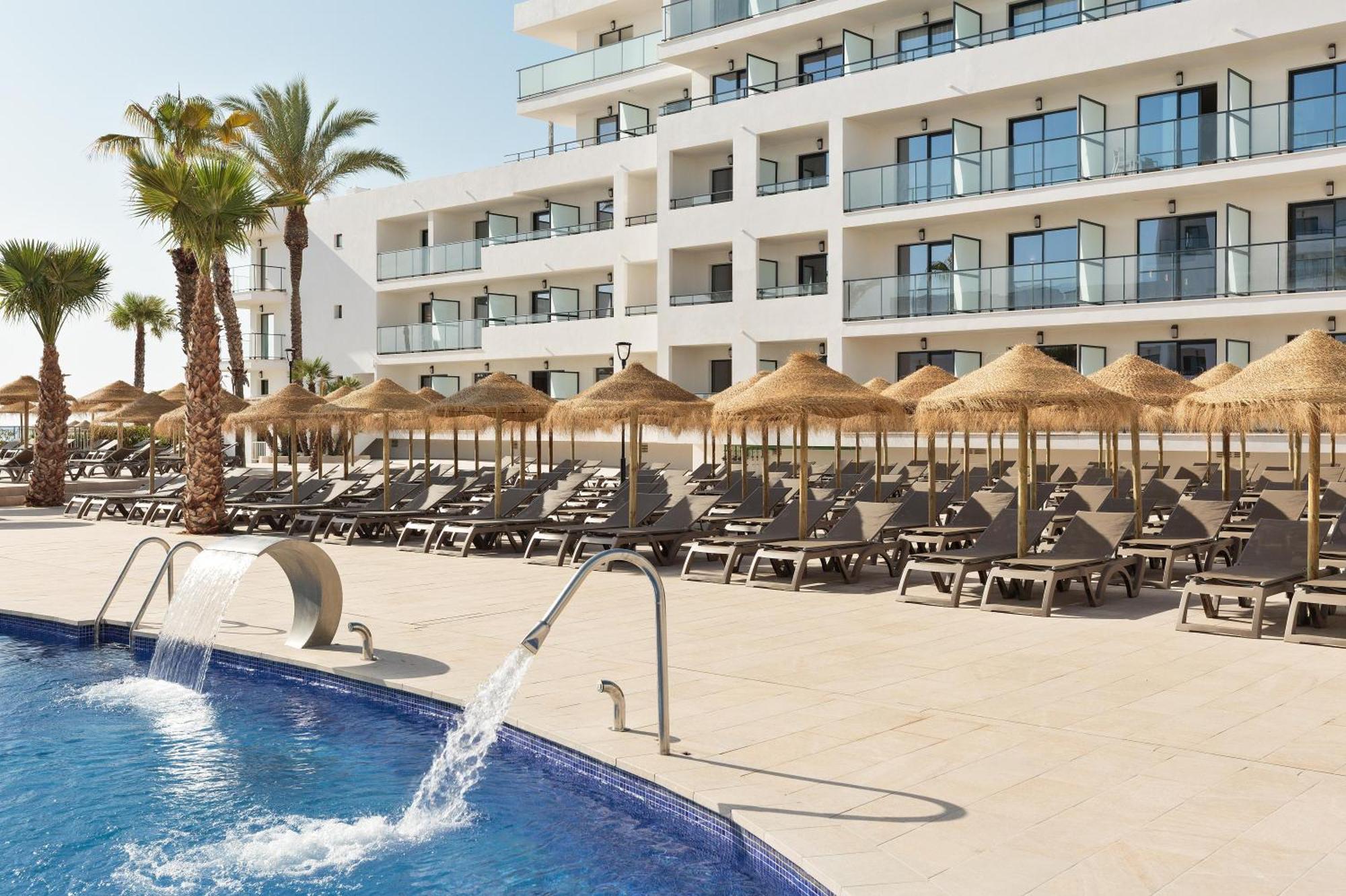 Oasis Tropical Hotel 4*