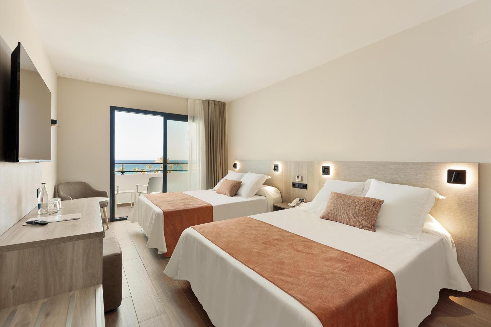 Oasis Tropical Hotel