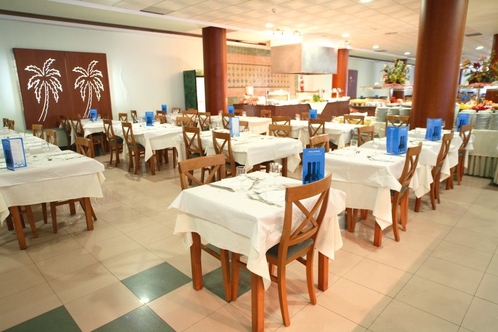 Oasis Tropical Hotel