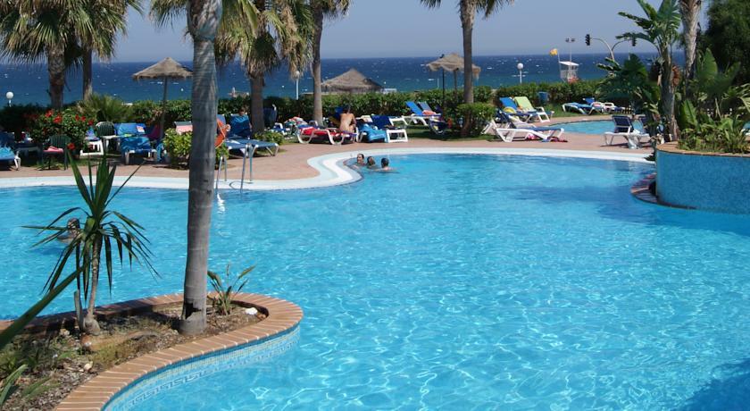Hotel Oasis Tropical